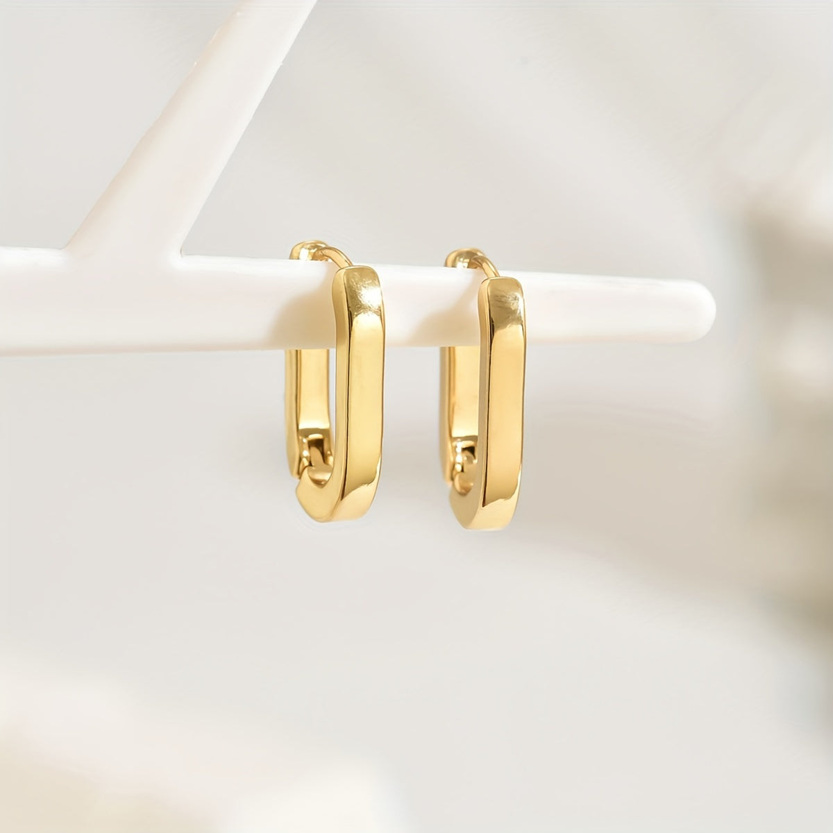 Elegant geometric earrings