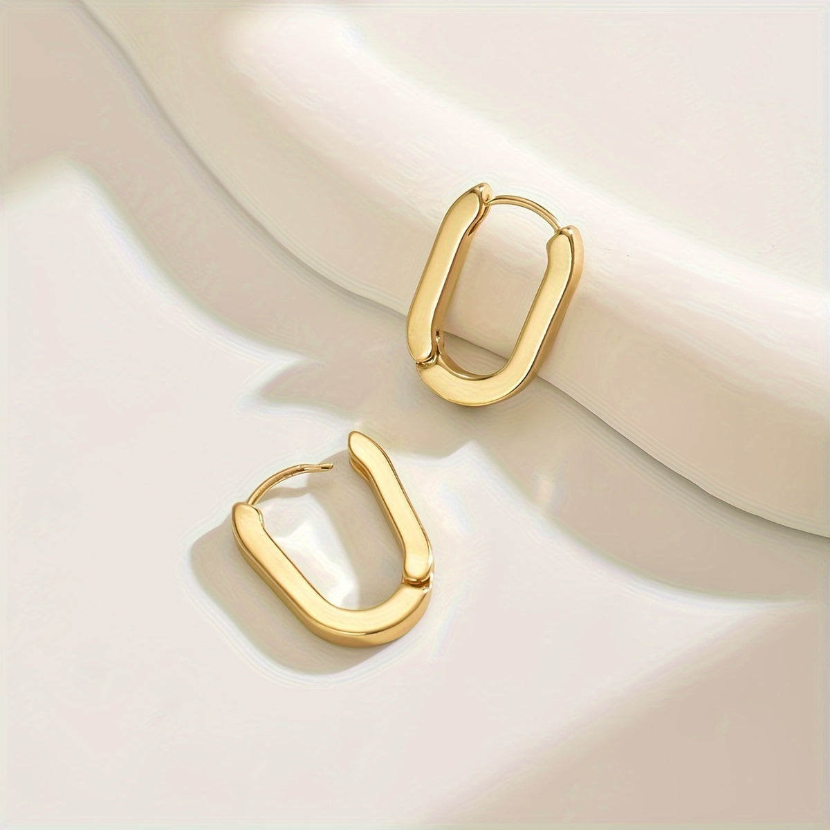 Elegant geometric earrings