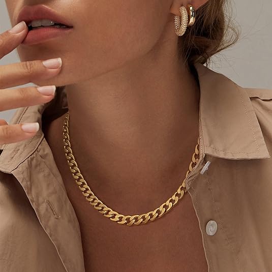 Chunky necklace with Cuban links
