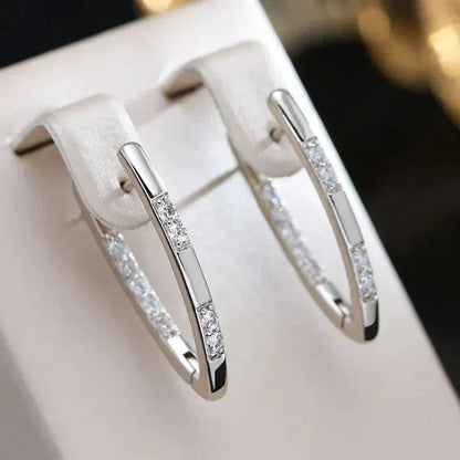 Sophisticated earrings with zirconium stones