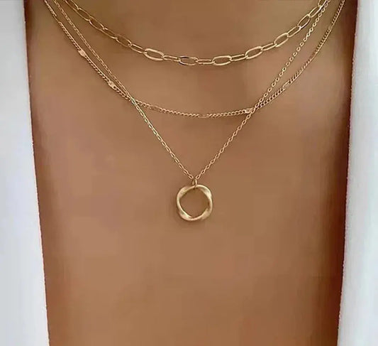 Classic Layered Gold Necklace with Pendant